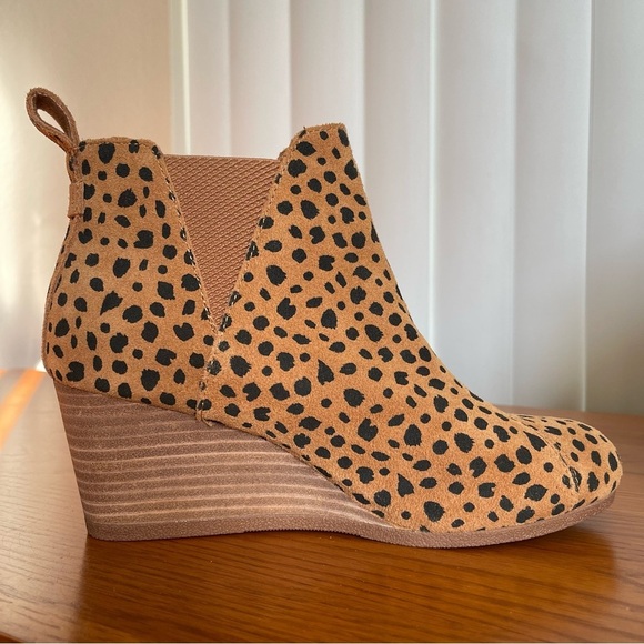 TOMS Kelsey Wedge Bootie Leopard Print Suede Size 7.5 - Picture 5 of 13